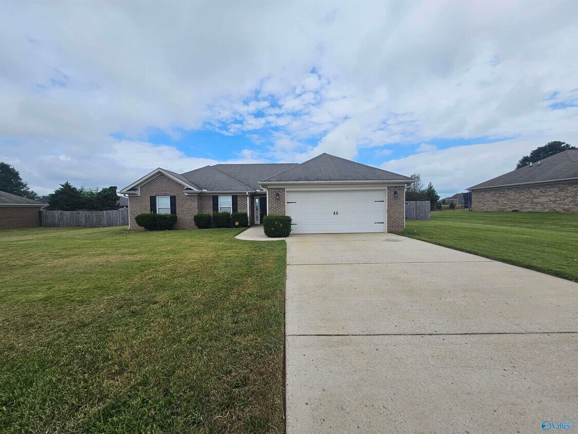 Foto principal - 385 Robinson Rd