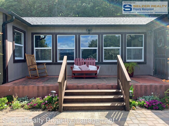 Building Photo - 3 br, 2 bath House - 1139 W. Standley St.