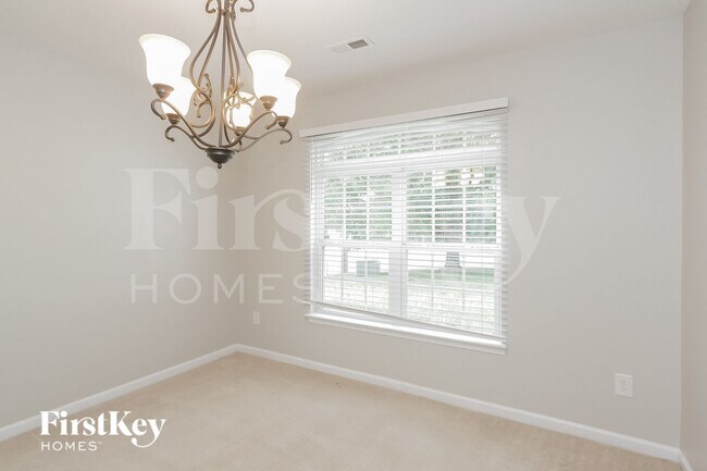 Building Photo - 109 Egerton Dr