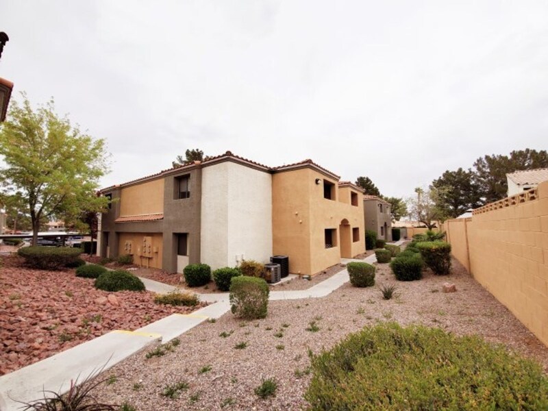 Foto principal - 3151 N Soaring Gulls Dr