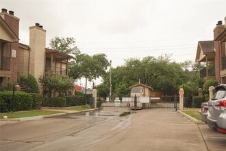 Building Photo - 2121 Hepburn St