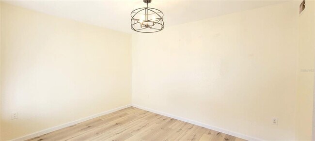 Building Photo - 3775 40th Ln S