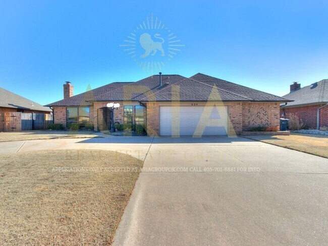 Building Photo - Lavish 3 Bed 2 Bath Home with Large Shop i...