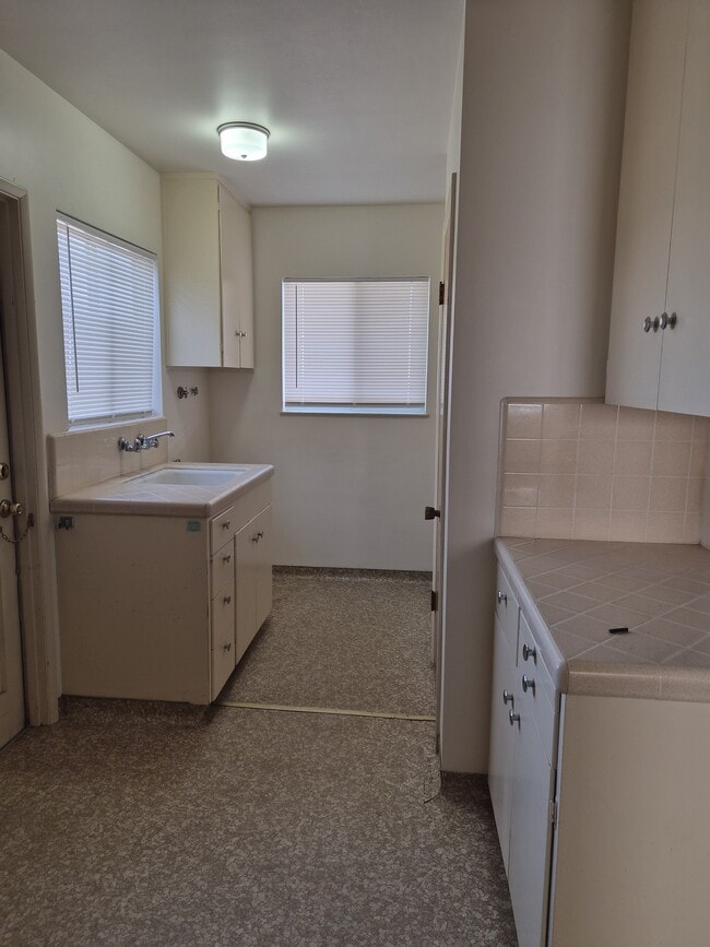 Foto del edificio - 1428 N Crawford Ave