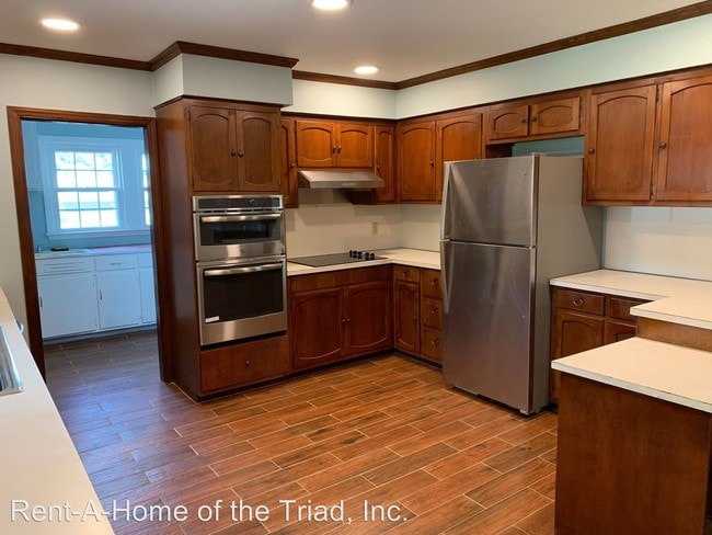 Building Photo - 4 br, 2 bath House - 5107 North Church Street