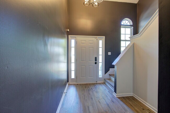 Building Photo - 7202 Cedar Forest Dr