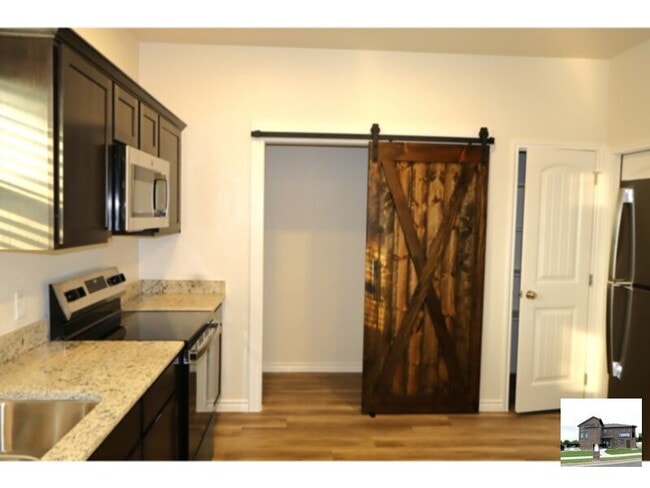 Foto del edificio - 107 Levi Ct