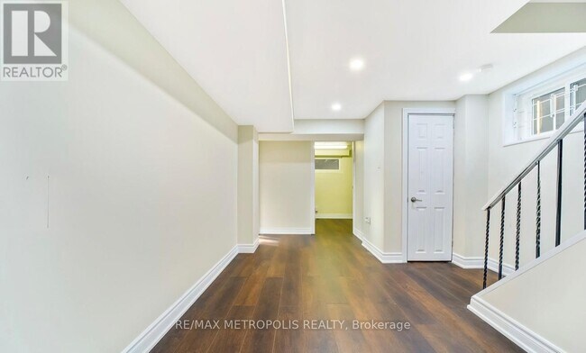 Photo du bâtiment - 103 Packard Blvd