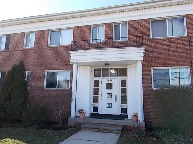 Primary Photo - 3694 Warrensville Center Rd