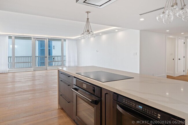 Building Photo - 4020 Galt Ocean Dr