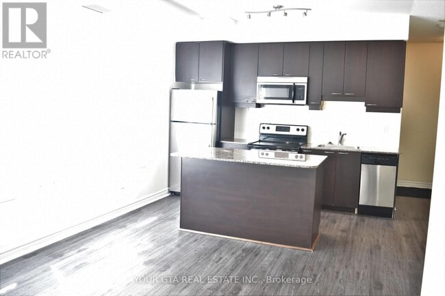 Building Photo - 385-2385 Prince of Wales Dr