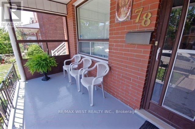 Building Photo - 78 Millicent St