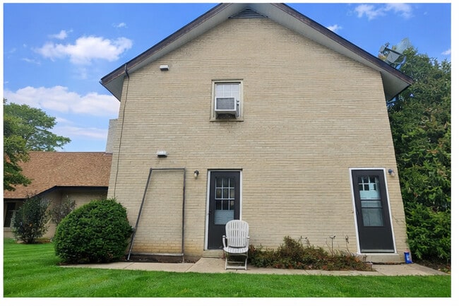 Building Photo - 863 N Northwest Hwy