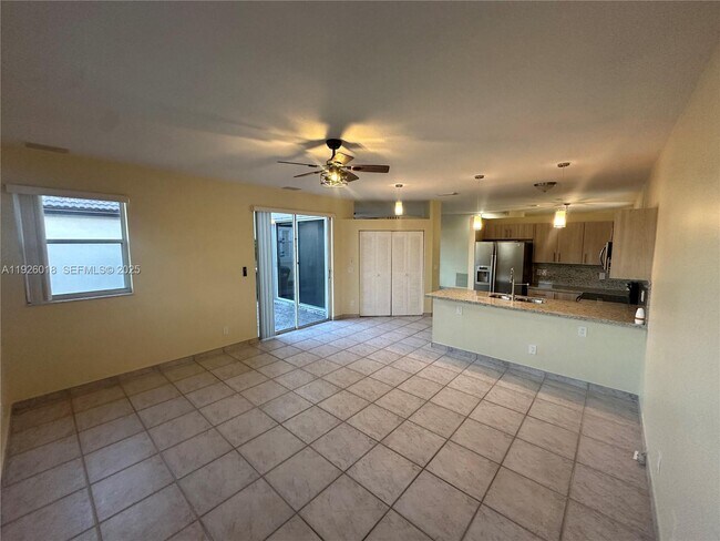 Foto del edificio - 6839 NW 69th Ct