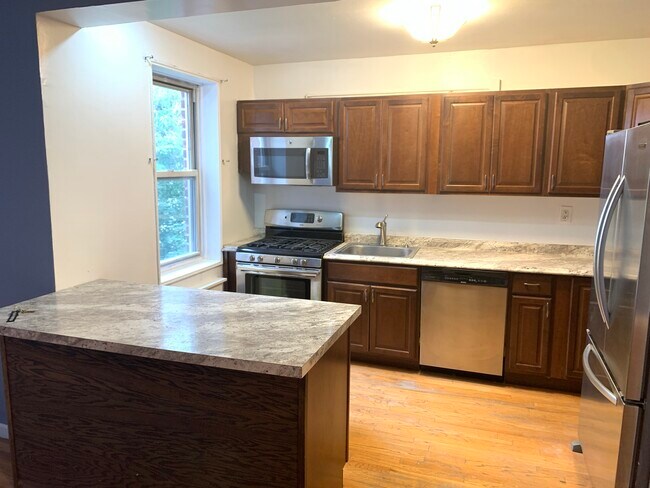 Renovated Kitchen w/ Dishwasher - 20 Eastchester Rd