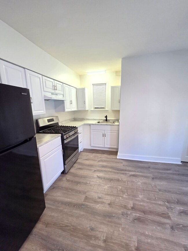 Building Photo - 91-99 Ives Street