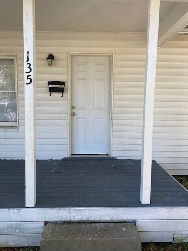 Foto del edificio - December Move In