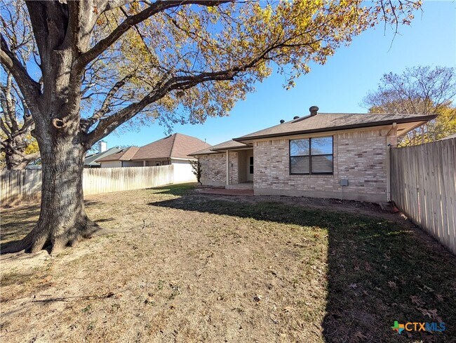 Foto del edificio - 1666 Lantana Cir