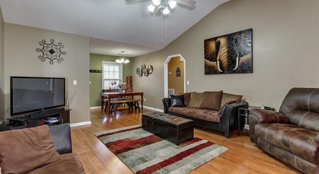 Foto del edificio - 18396 Peyton Ln