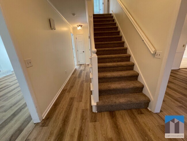 Foto del edificio - 1501 Eryn Cir