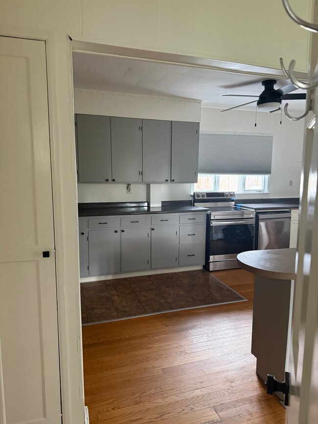 Kitchen - 13A Alden St