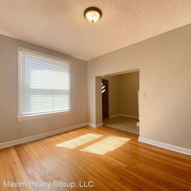Building Photo - 3 br, 1.5 bath House - 913 South 33rd St