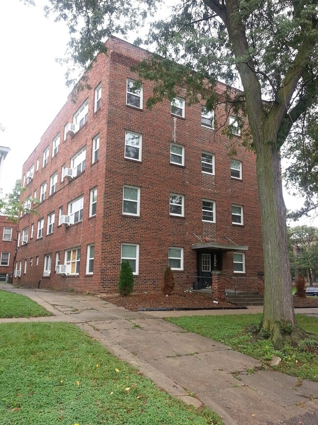 Front Exterior - 1144 11th S St