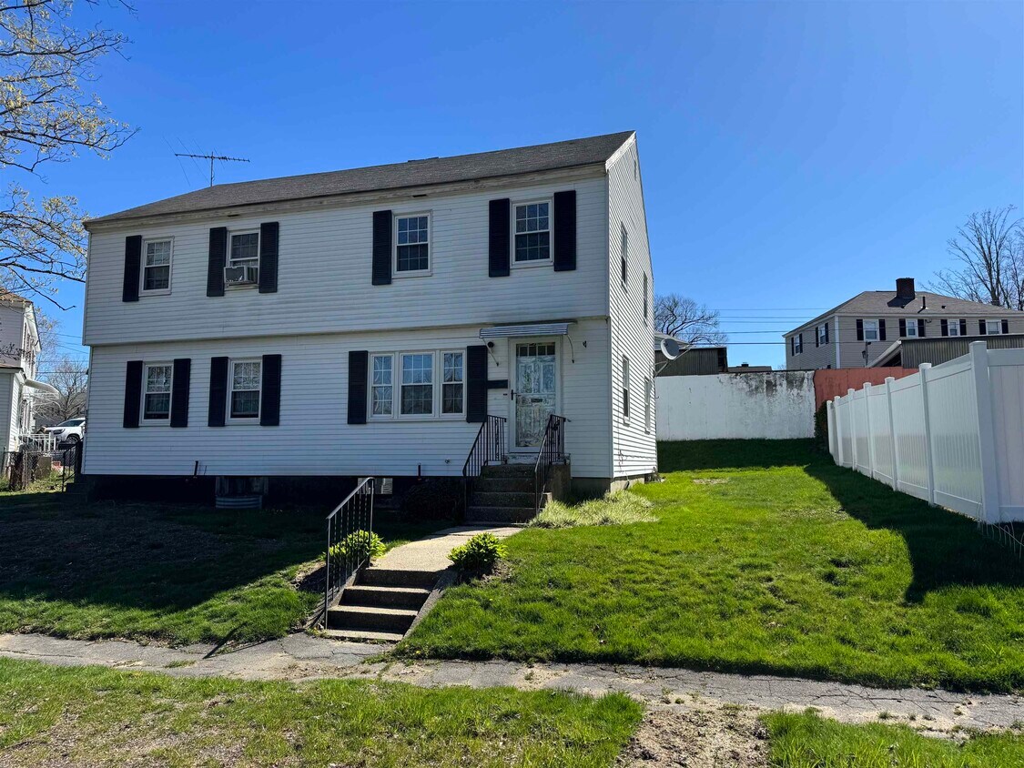 Primary Photo - 1567 Paule Ave