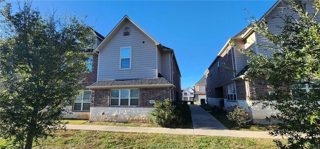 Building Photo - 2139 Big River St