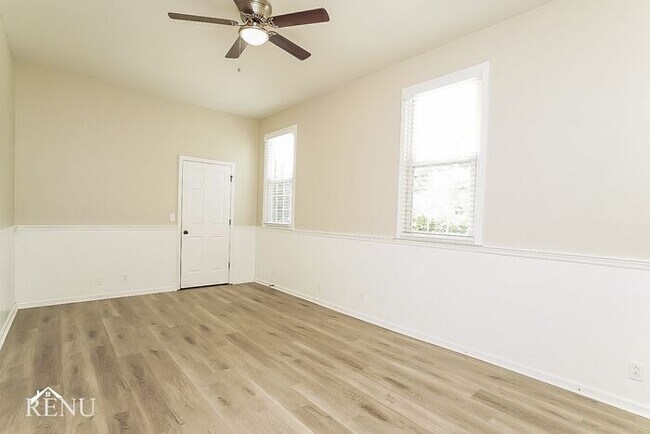 Building Photo - 2327 Abby Ct