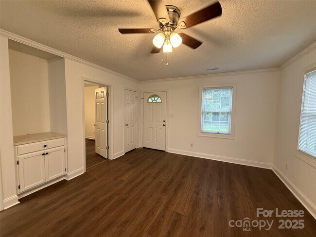 Foto del edificio - 131 McKendree Rd