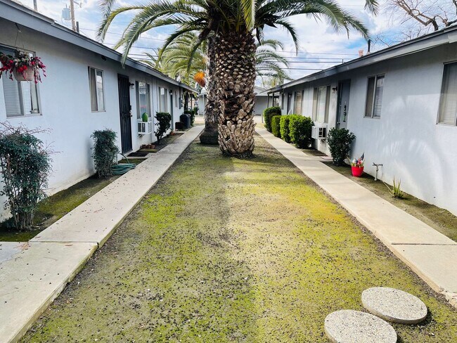 Foto del edificio - 33045 Road 159 Triplex