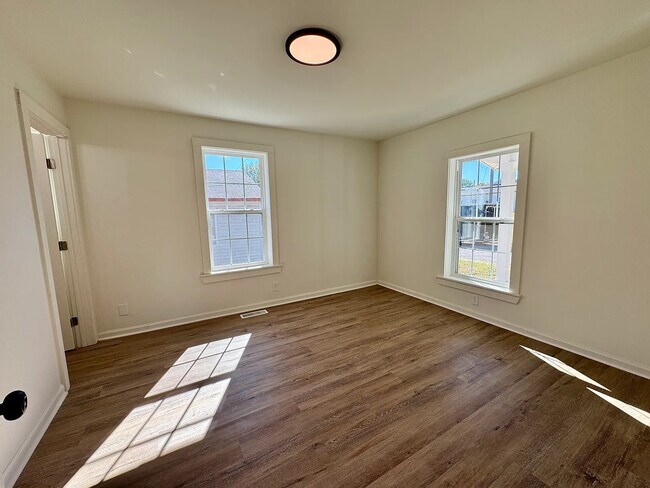Foto del edificio - Room in House on Fox St SW