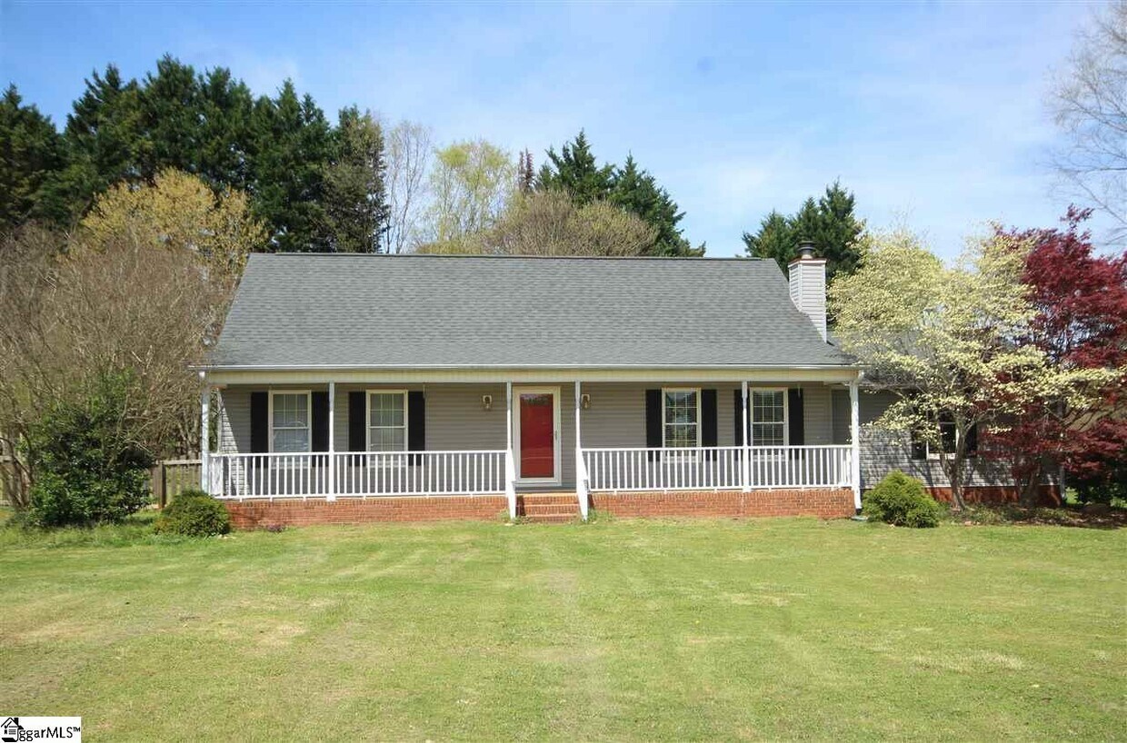 Primary Photo - 115 Berrys Pond Dr