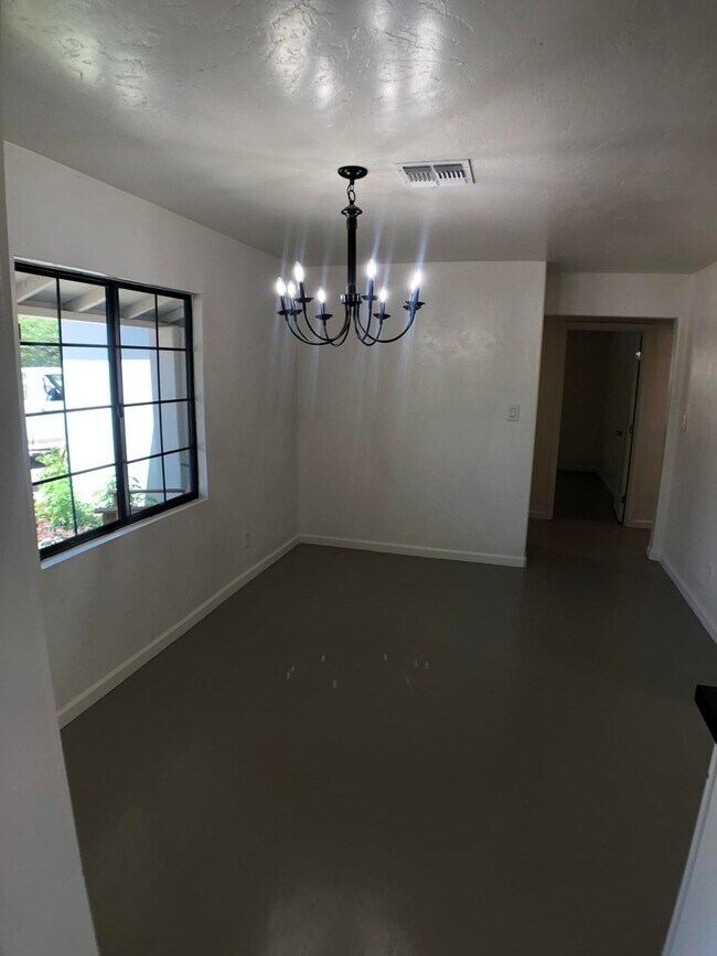 Foto del edificio - 1440 E Edison St