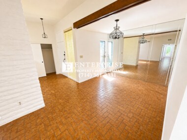 Foto del edificio - Beautiful Upgraded 3-bedroom rental home near UC Irvine with New Floors