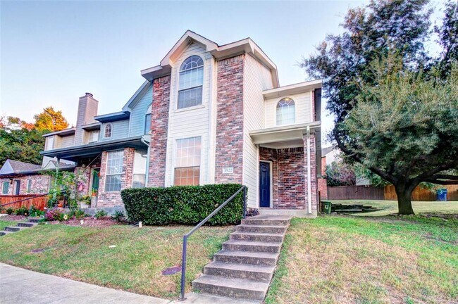 Foto del edificio - 3922 Brandon Park Dr
