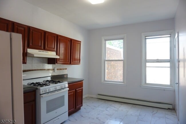 Building Photo - 124 Ridge St