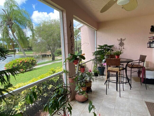 Building Photo - 10790 Pelican Dr