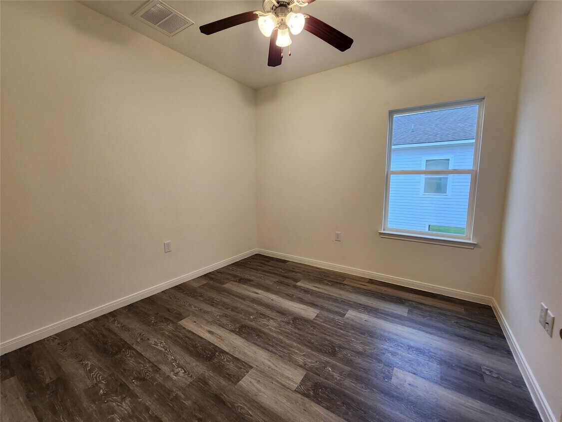 Foto del edificio - 6202 White Oak Dr