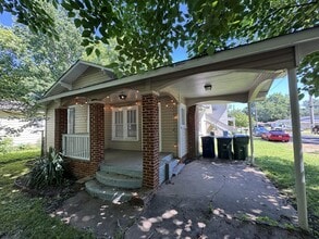 Building Photo - 1021 McCullough Ave NE