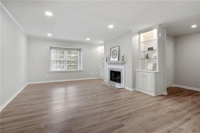 Building Photo - 60 Chaumont Square NW