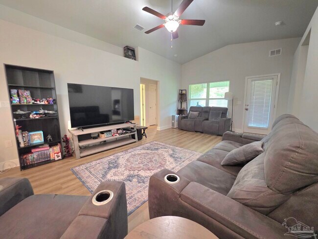 Building Photo - 12139 Emerald Heights Ln