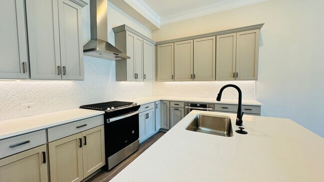 Building Photo - 205 Prairie Ln