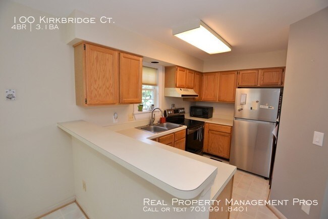 Building Photo - 100 Kirkbridge Ct