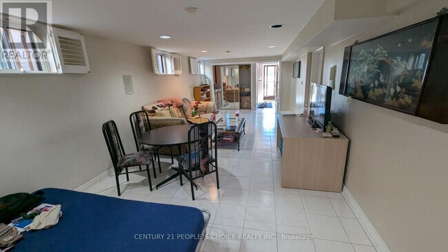 Building Photo - 2644 Windjammer Rd