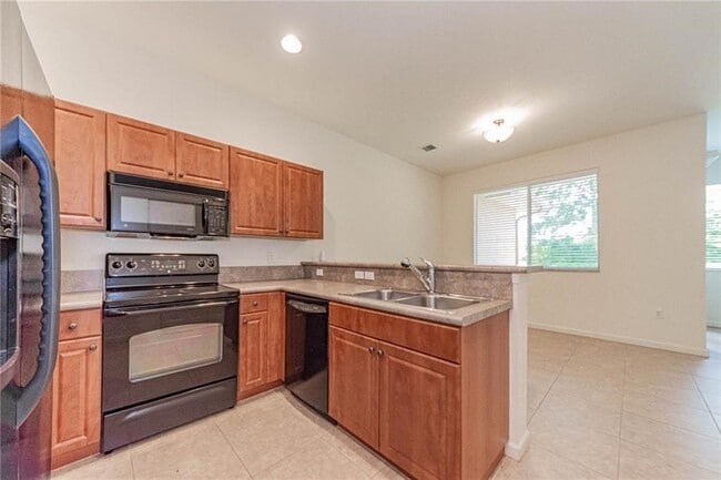 Building Photo - 2563 Stockbridge Square SW