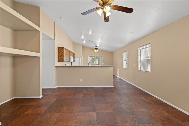 Foto del edificio - Single Story 3 Bedroom Home with Beautiful Backyard Space