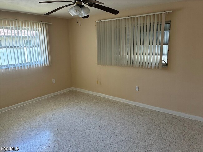 Foto del edificio - 3709 SE 17th Pl