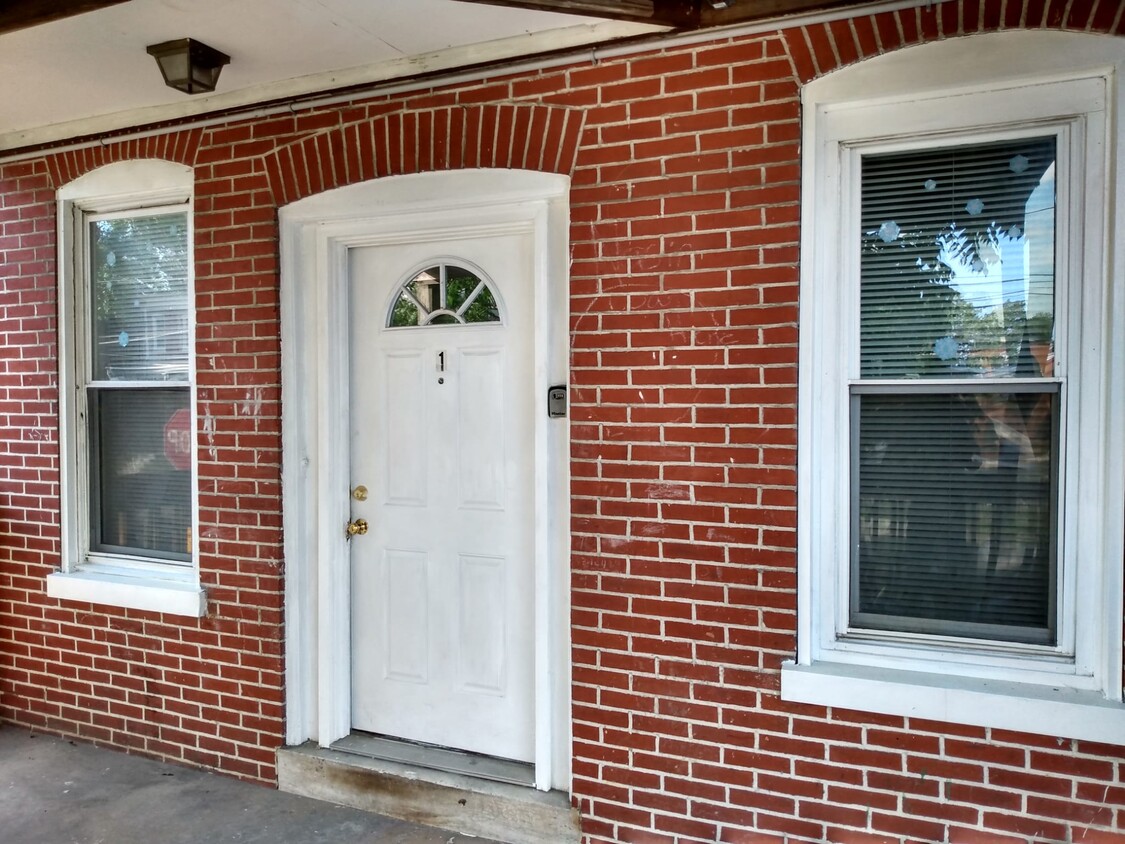 Primary Photo - 2301 N Washington St